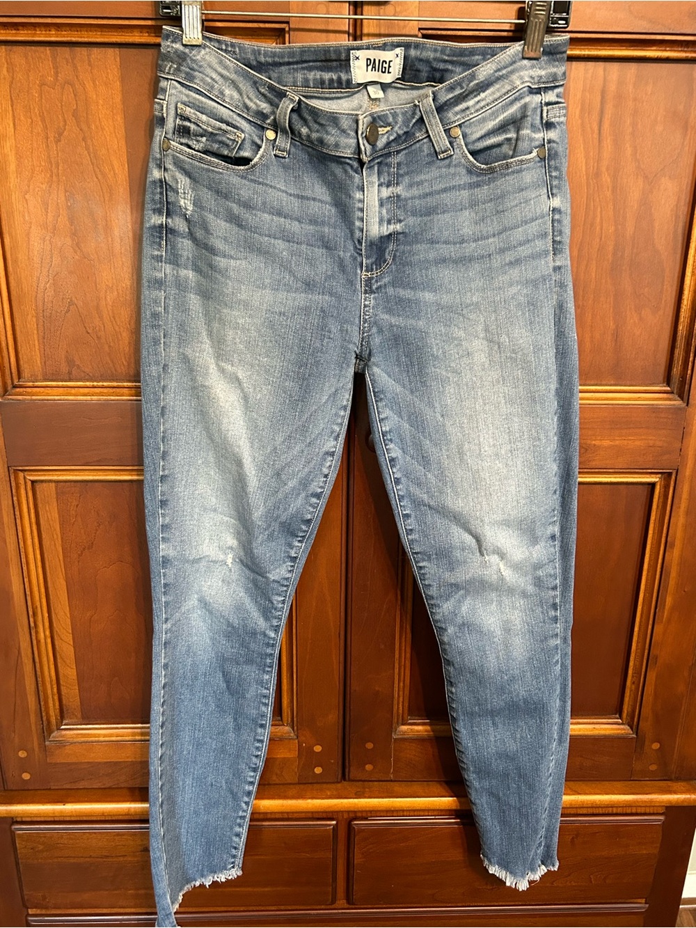 PAIGE Nessa Medium Wash Ankle Crop Skinny Jeans. Size 30